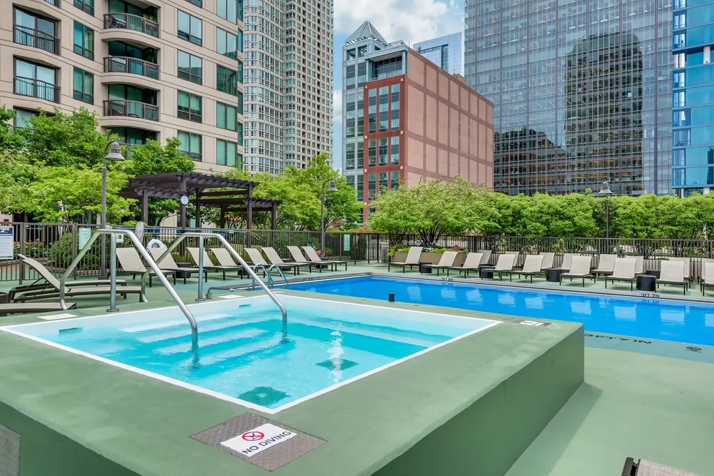 400 North La Salle Drive Chicago IL 60654