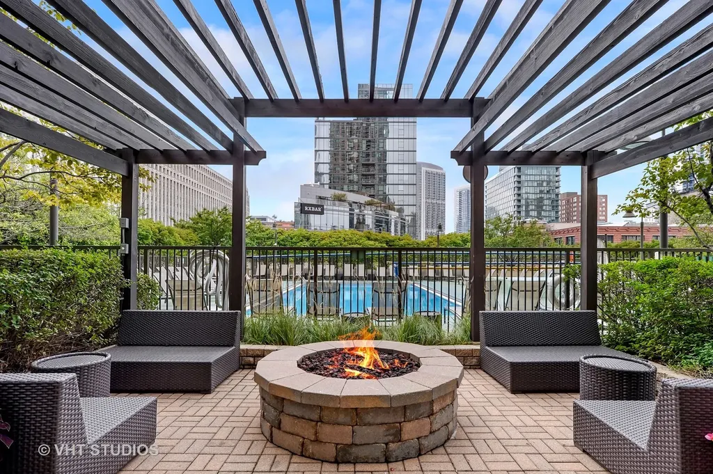 400 North La Salle Drive Chicago IL 60654