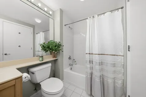 400 North La Salle Drive Chicago IL 60654
