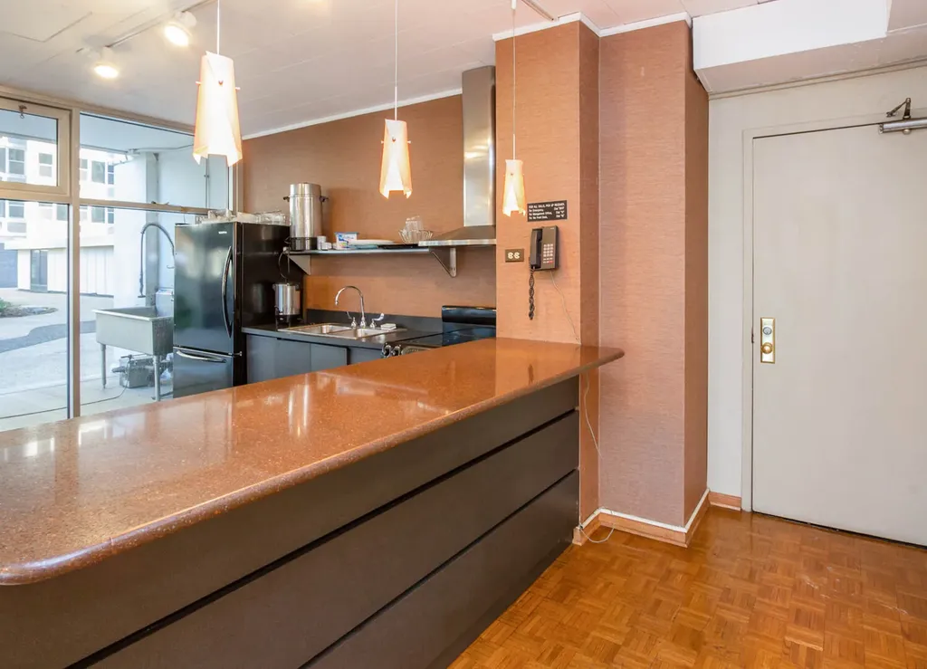 4250 North Marine Drive Chicago IL 60613