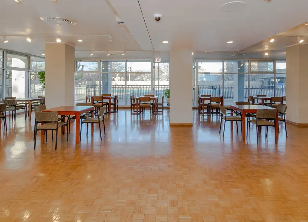 4250 North Marine Drive Chicago IL 60613