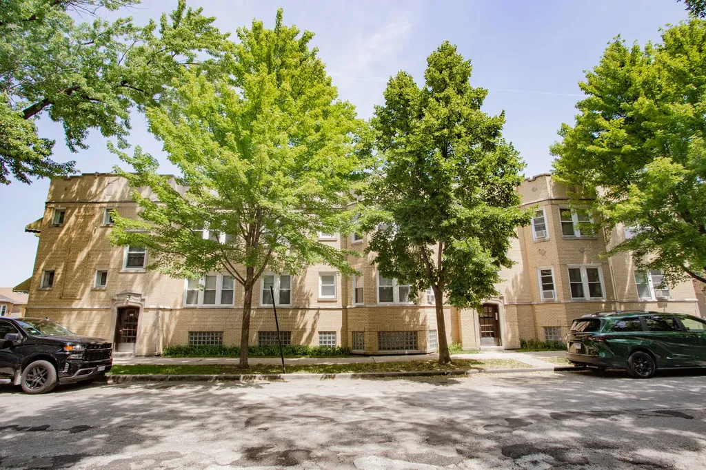 2903 North Linder Avenue Chicago IL 60641