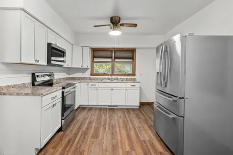 2400 27TH Street Rock Island IL 61201