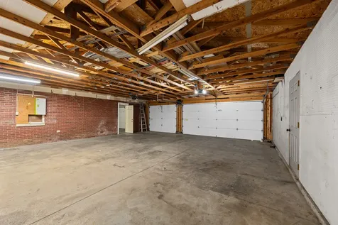 2400 27TH Street Rock Island IL 61201