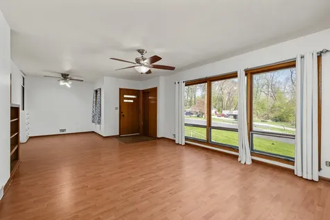 2400 27TH Street Rock Island IL 61201