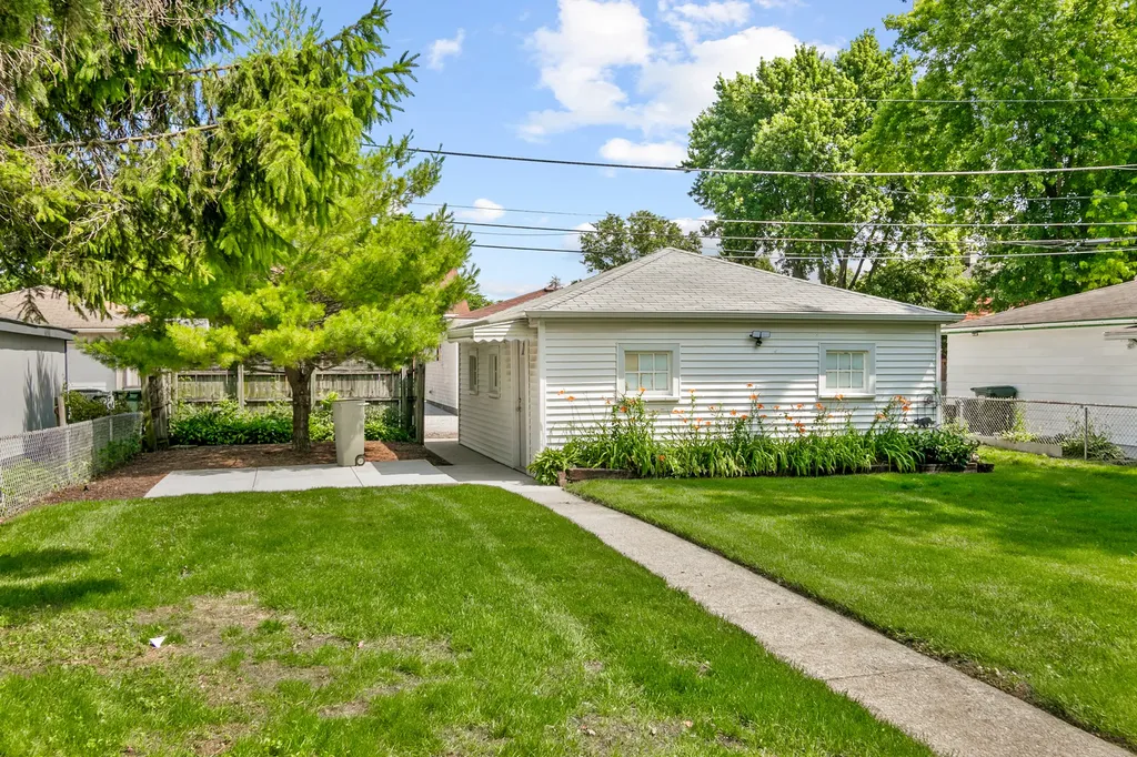 9516 Jackson Avenue Brookfield IL 60513