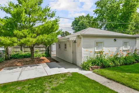 9516 Jackson Avenue Brookfield IL 60513
