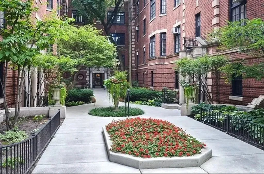 507 West Aldine Avenue Chicago IL 60657