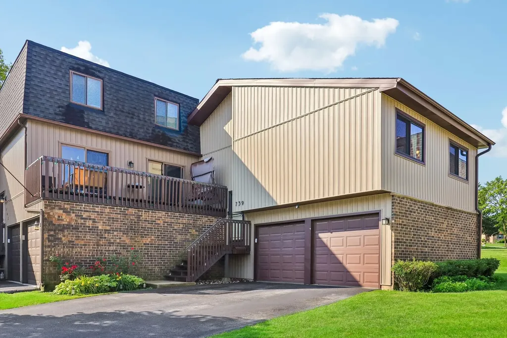 739 High Ridge Road Roselle IL 60172