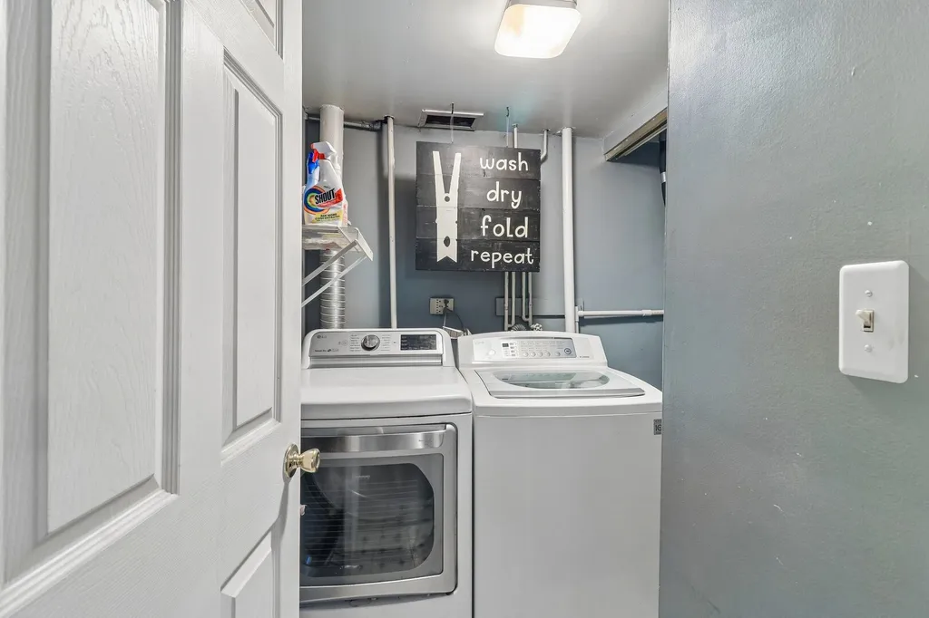 739 High Ridge Road Roselle IL 60172