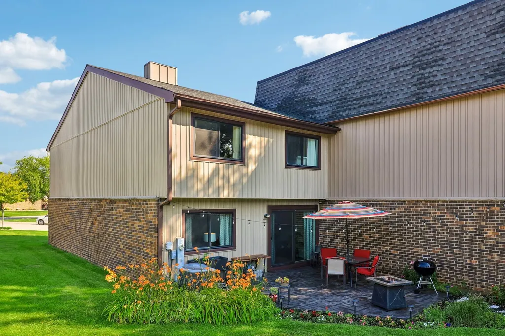 739 High Ridge Road Roselle IL 60172