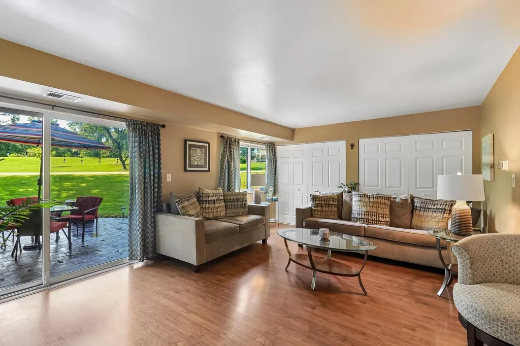 739 High Ridge Road Roselle IL 60172