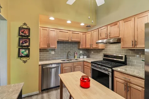 739 High Ridge Road Roselle IL 60172