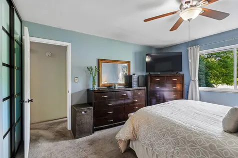739 High Ridge Road Roselle IL 60172