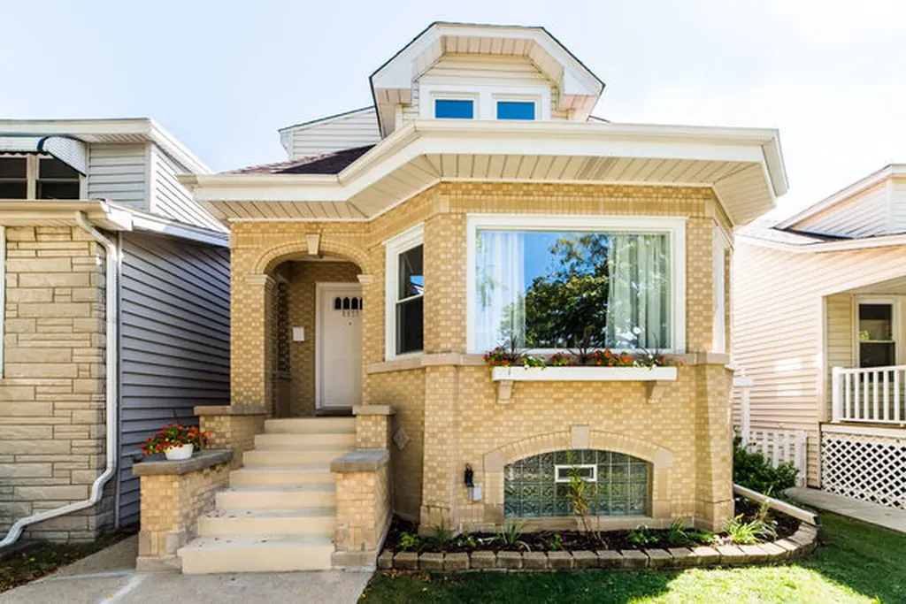 5625 North Menard Avenue Chicago IL 60646
