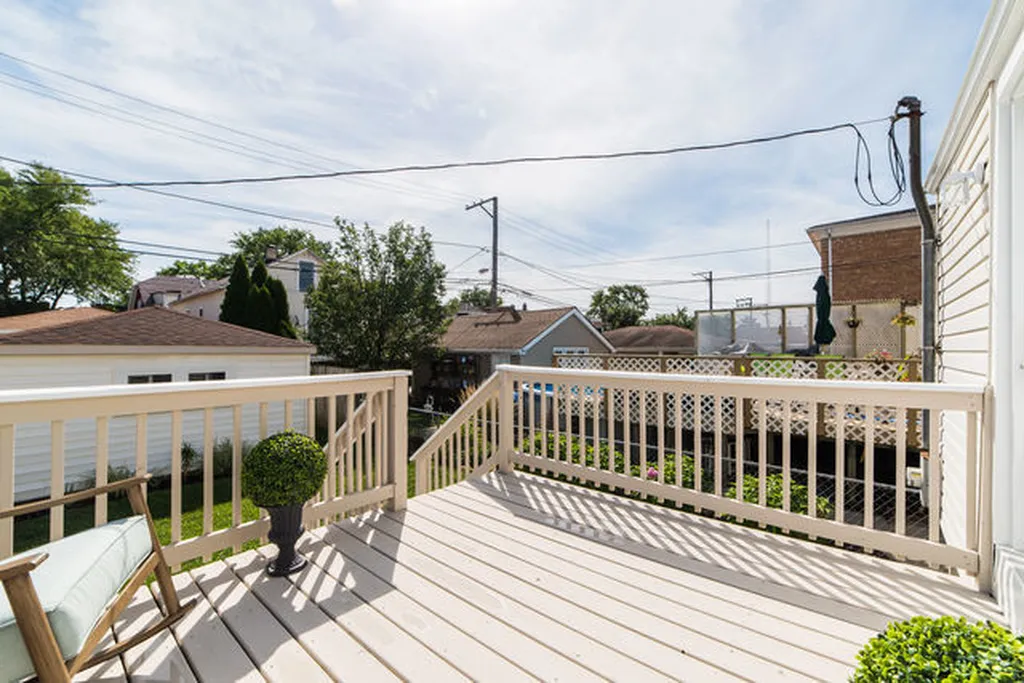 5625 North Menard Avenue Chicago IL 60646