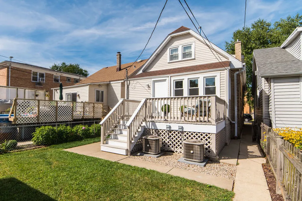 5625 North Menard Avenue Chicago IL 60646