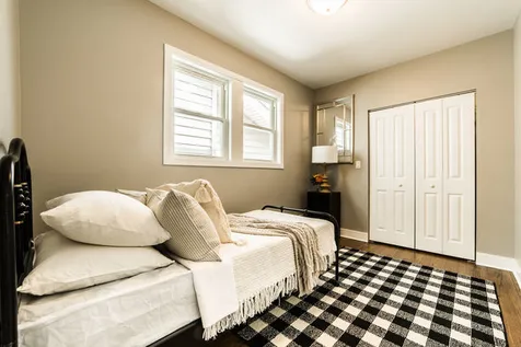 5625 North Menard Avenue Chicago IL 60646