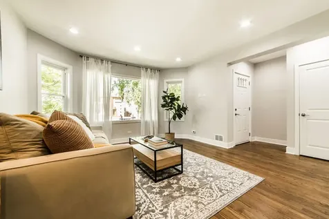 5625 North Menard Avenue Chicago IL 60646
