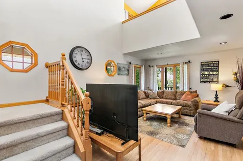 133 North Elroy Avenue Bartlett IL 60103