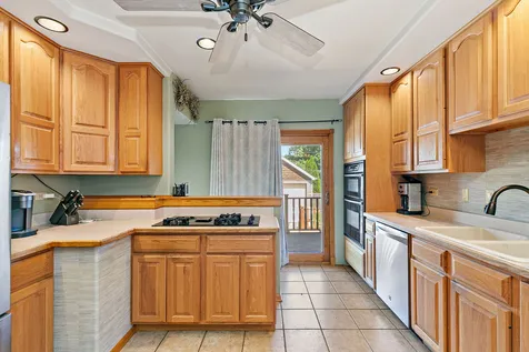 133 North Elroy Avenue Bartlett IL 60103