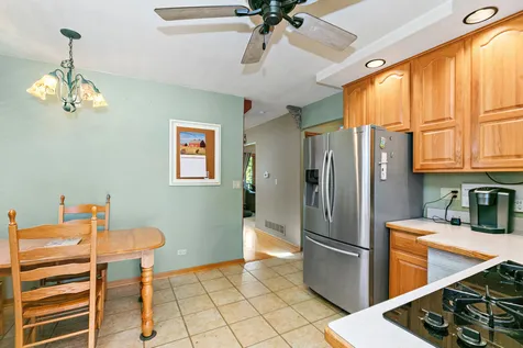 133 North Elroy Avenue Bartlett IL 60103