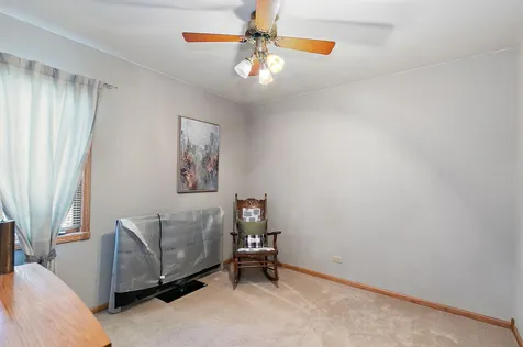133 North Elroy Avenue Bartlett IL 60103