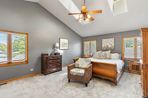 133 North Elroy Avenue Bartlett IL 60103