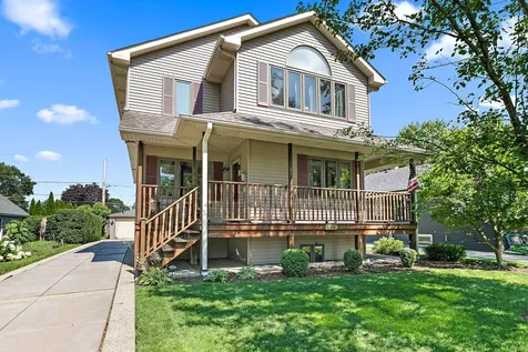 133 North Elroy Avenue Bartlett IL 60103