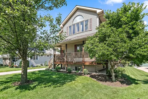 133 North Elroy Avenue Bartlett IL 60103