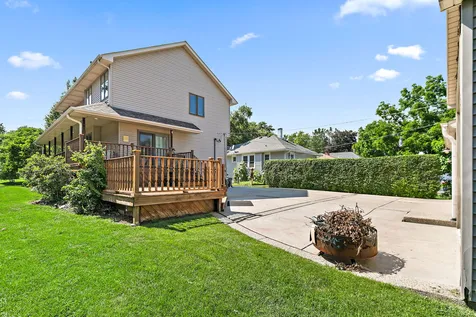 133 North Elroy Avenue Bartlett IL 60103