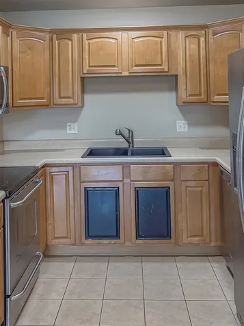 102 Essex, Unit #9 Lane Savoy IL 61874