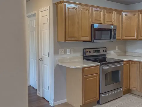 102 Essex, Unit #9 Lane Savoy IL 61874