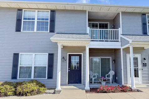 102 Essex, Unit #9 Lane Savoy IL 61874