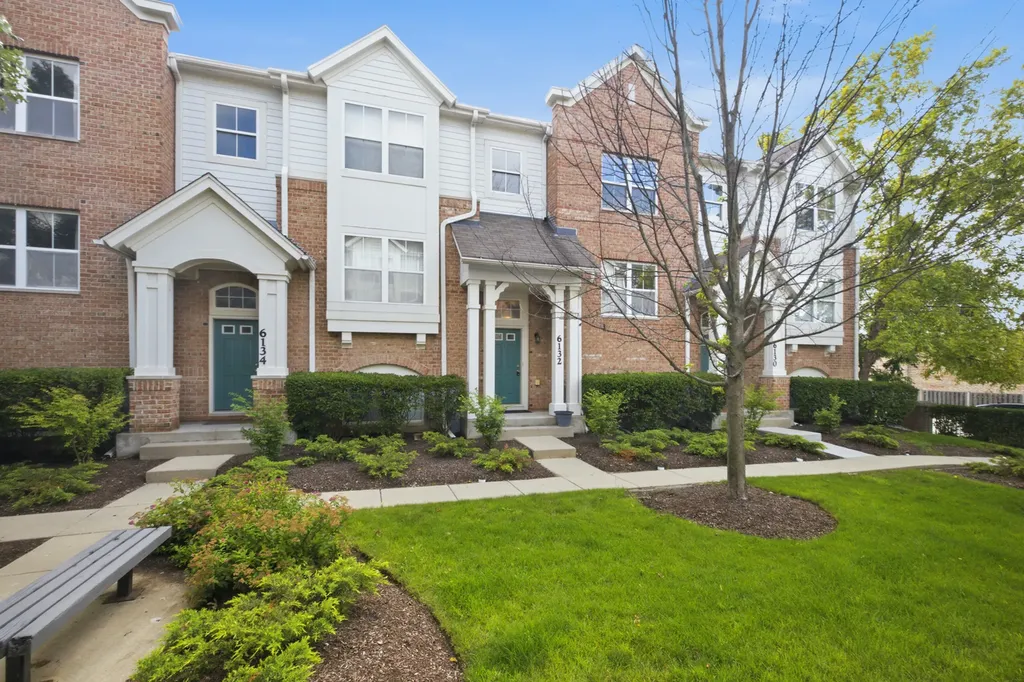 6132 Washington Court Morton Grove IL 60053
