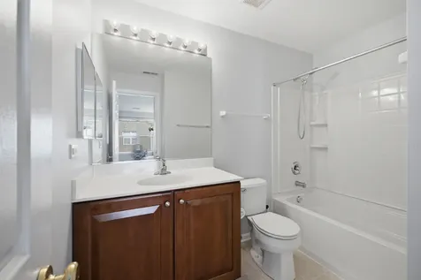 6132 Washington Court Morton Grove IL 60053