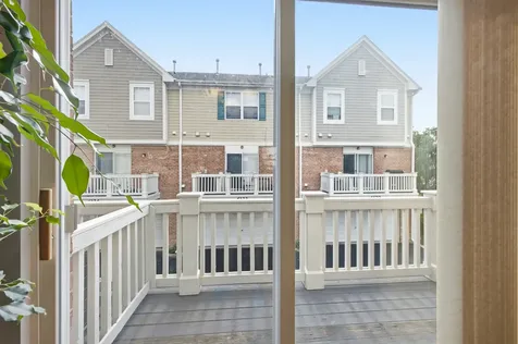 6132 Washington Court Morton Grove IL 60053