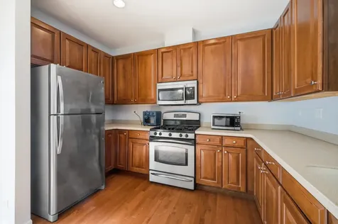 6132 Washington Court Morton Grove IL 60053