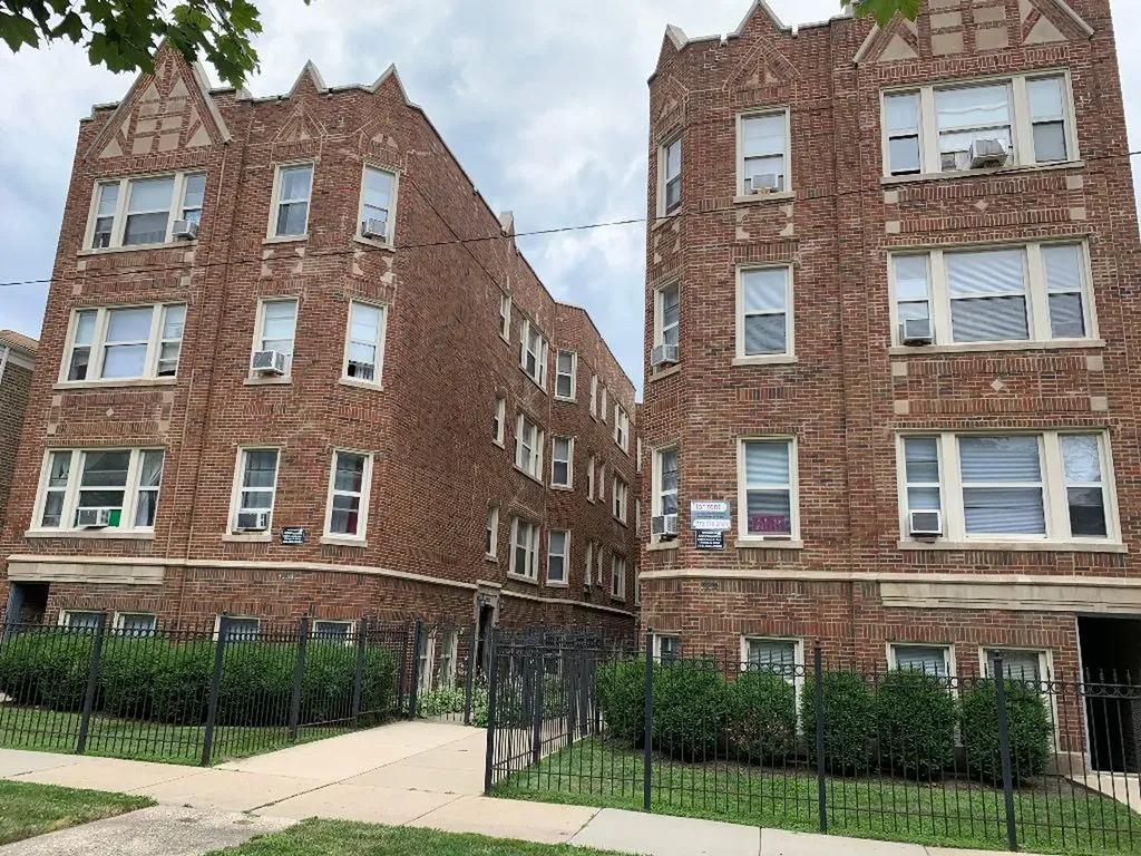 5536 North Campbell Avenue Chicago IL 60625
