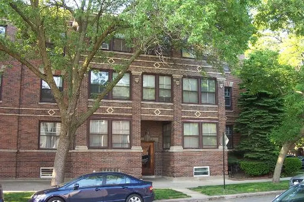 2200 West Berteau Avenue Chicago IL 60618