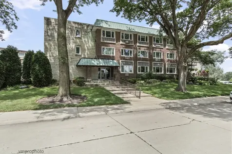 2812 East Bel Aire Drive Arlington Heights IL 60004