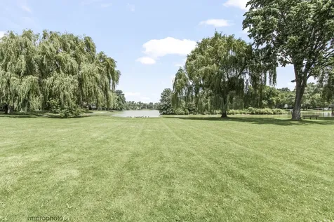 2812 East Bel Aire Drive Arlington Heights IL 60004
