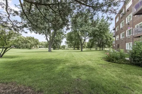 2812 East Bel Aire Drive Arlington Heights IL 60004
