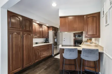 2812 East Bel Aire Drive Arlington Heights IL 60004