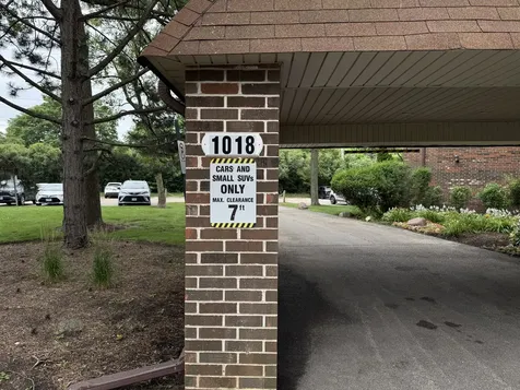 1018 Castilian Court Glenview IL 60025