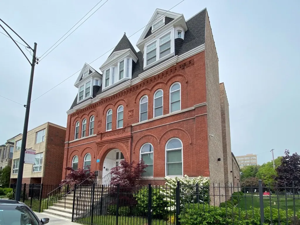 3140 South Indiana Avenue Chicago IL 60616