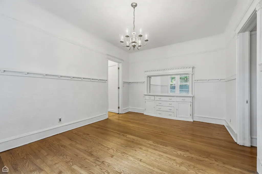 5718 South Dorchester Avenue Chicago IL 60637