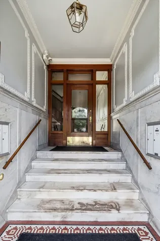 5718 South Dorchester Avenue Chicago IL 60637