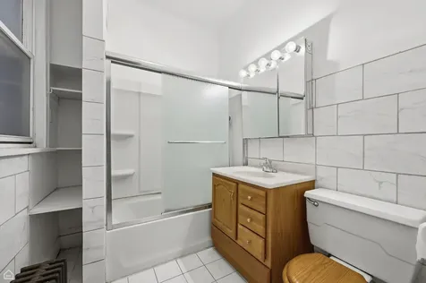 5718 South Dorchester Avenue Chicago IL 60637