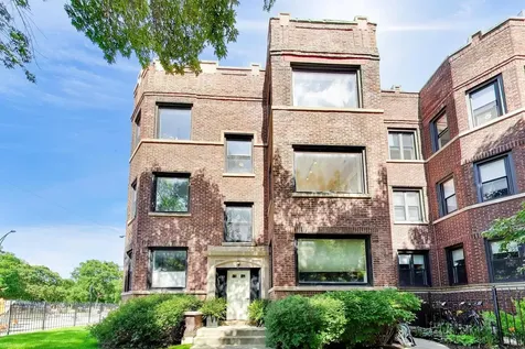 4753 North Beacon Street Chicago IL 60640